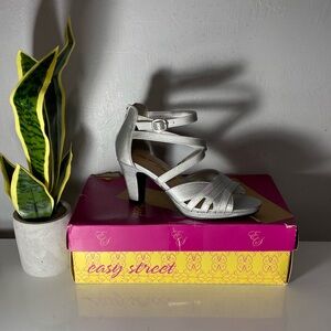 Easy Street Women's Metallic Silver Heels